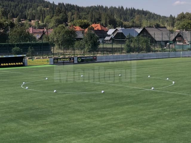 În comuna Putna a fost inaugurat cel mai modern stadion din județ