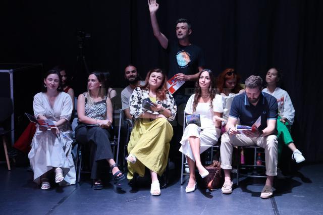 „Iepurele alb, iepurele roșu”