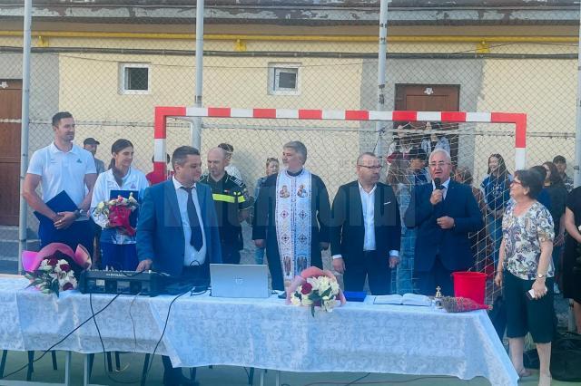 Ionela si Marius Cozmiuc s-au aflat în mijlocul elevilor de la LPS la deschiderea anului școlar