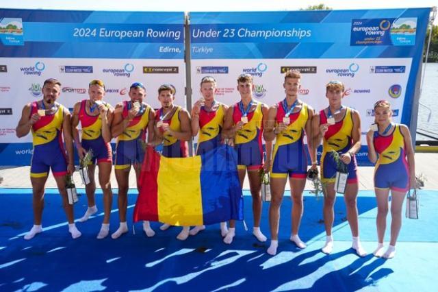 4 canotori suceveni au facut parte din barca masculina de 8+1 a României
