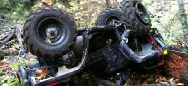 Un bărbat în vârstă de 64 de ani a suferit multiple leziuni după ce a intrat violent cu un ATV într-un cap de pod (fotografie generică)