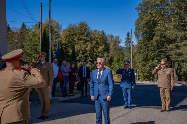 Deschiderea anului școlar, la Colegiul Militar. Foto Laurențiu Sbiera, elev caporal Matei Trofin