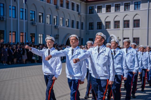 Deschiderea anului școlar, la Colegiul Militar. Foto Laurențiu Sbiera, elev caporal Matei Trofin