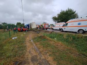 Accidentul mortal de pe E 85, provocat de șoferul de tir, care ar fi derapat și ar fi pătruns pe contrasens