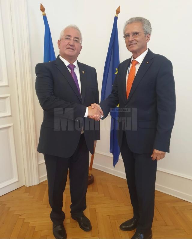 Primarul Sucevei, Ion Lungu, la discuții cu Ambasadorul României, Ion Jinga, la Strasbourg