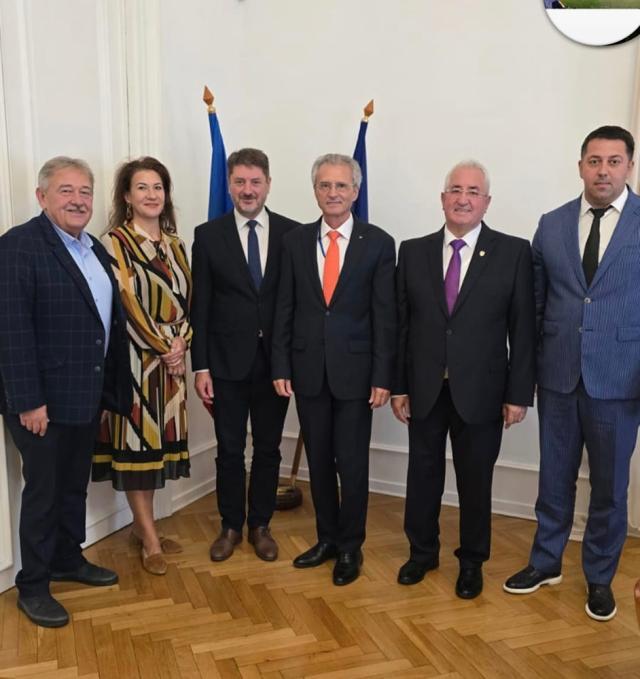 Primarul Sucevei, alături de alți aleși locali, la discuții cu Ambasadorul României, Ion Jinga, la Strasbourg