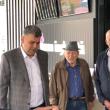 Premierul Marcel Ciolacu a degustat cozonacul din Bucovina după o plimbare prin centrul Sucevei