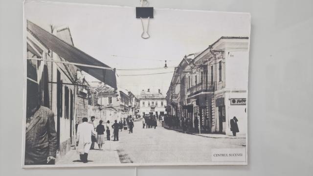 „Viziune spre trecut”, care cuprinde fotografii realizate de Dimitrie Balint