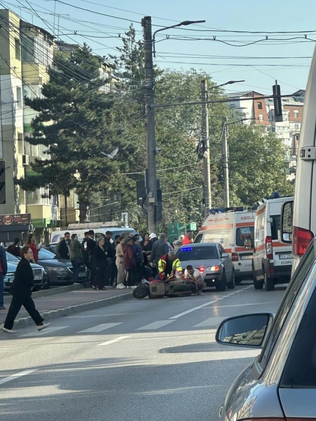 Un bărbat a provocat un accident pe o trecere de pietoni de pe bulevardul George Enescu din municipiul Suceava