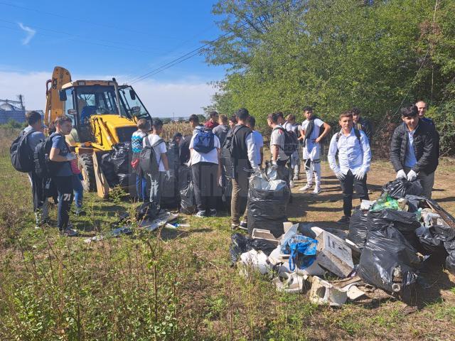 230 de elevi din Verești au participat la o amplă acțiune de ecologizare