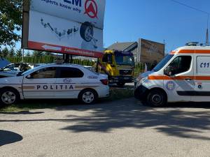 Mașină de poliție, implicată într-un accident rutier, la Șcheia