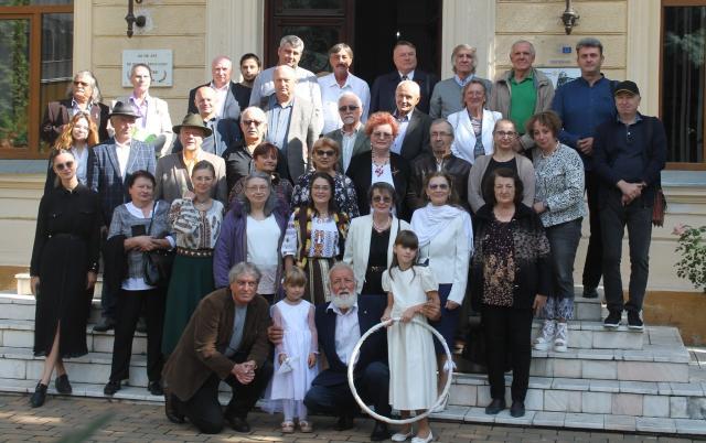 Întâlnirea de taină a membrilor Cenaclului Transfrontalier ,,Mașina cu Poeți”, Suceava – Cernăuți. Foto Marinel Dănilă