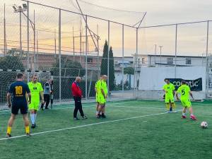 16 formatii participa in Campionatul de old-boys