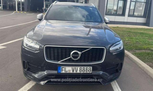 Autoturismul Volvo a fost indisponibilizat de polițiștii de frontieră