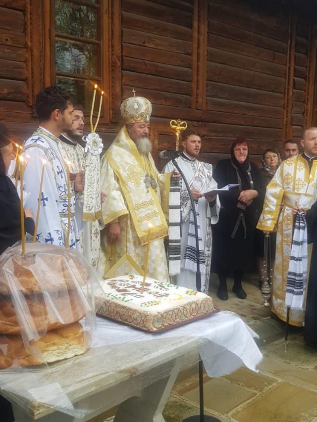 Preasfinţitul Părinte Ieronim, Episcopul Daciei Felix, a fost prezent duminică în mijlocul obștii de la Mănăstirea Voroneț