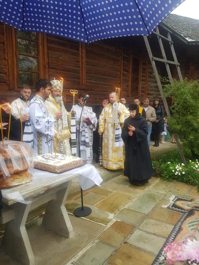 Preasfinţitul Părinte Ieronim, Episcopul Daciei Felix, a fost prezent duminică în mijlocul obștii de la Mănăstirea Voroneț