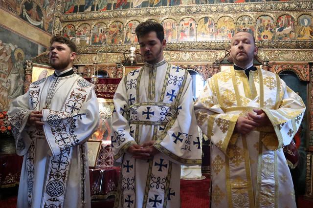 Preasfinţitul Părinte Ieronim, Episcopul Daciei Felix, a fost prezent duminică în mijlocul obștii de la Mănăstirea Voroneț