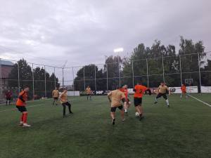 16 formatii se intrec in campionatul de old-boys