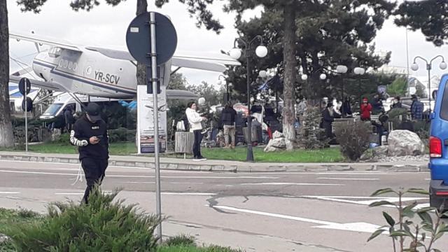 Peste 3000 de pelerini evrei ultraortodocși tranzitează Aeroportul Suceava în aceste zile