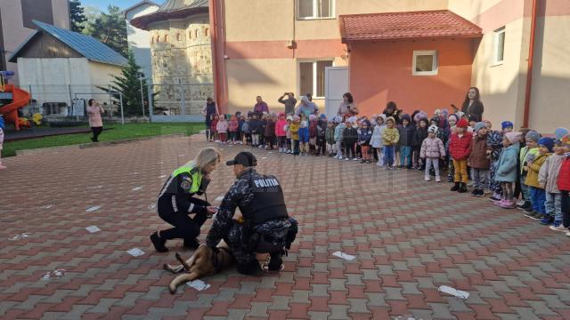 Polițiștii Biroului pentru Protecția Animalelor au ”descins” la Grădinița cu Program Prelungit ,,ABC” Suceava