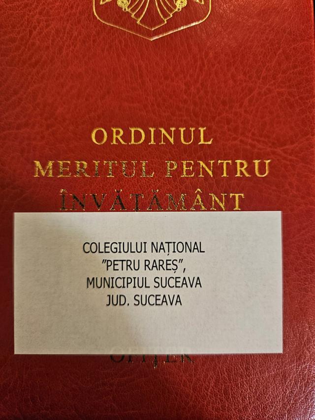 Președintele Klaus Iohannis a decorat Colegiul „Petru Rareș”, la Palatul Cotroceni