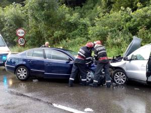 Impactul dintre cele două mașini a fost foarte puternic