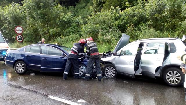 Impactul dintre cele două mașini a fost foarte puternic