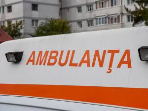 Pietonul a fost transportat de urgență la spital