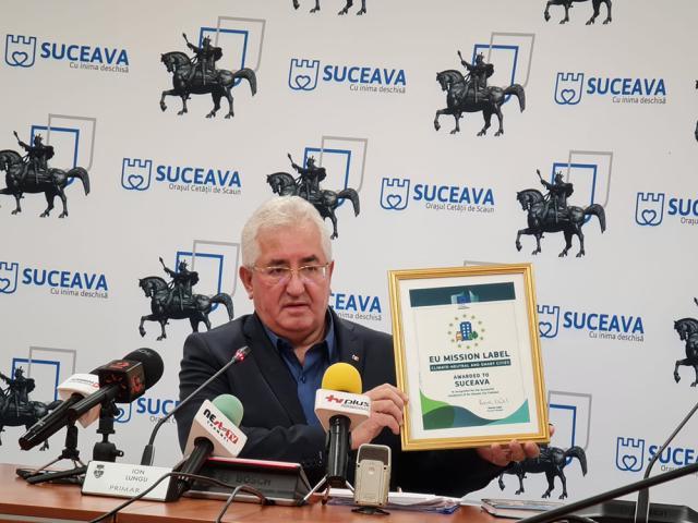 Primarul Sucevei, Ion Lungu, a prezentat și Eticheta primită în cadrul Misiunii „Orașe inteligente și neutre”