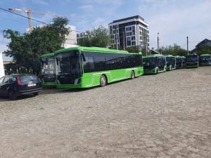 Autobuzele electrice pentru transportul public metropolitan sunt în așteptare la vechiul sediu TPL și la divizia electrică din Burdujeni
