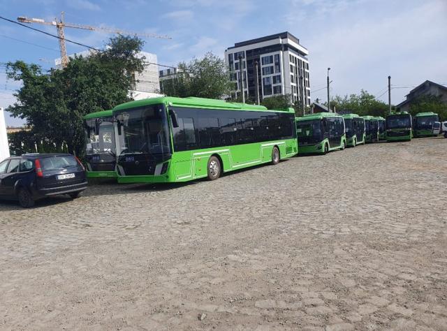 Autobuzele electrice pentru transportul public metropolitan sunt în așteptare la vechiul sediu TPL și la divizia electrică din Burdujeni