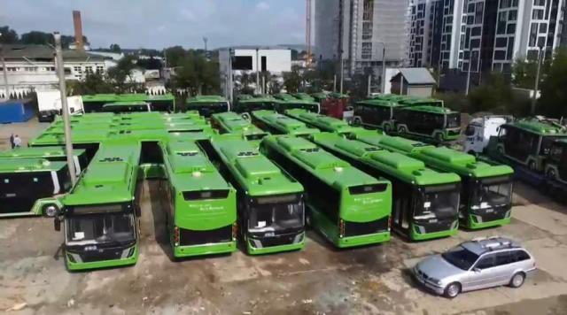 Autobuzele electrice pentru transportul public metropolitan sunt în așteptare la vechiul sediu TPL și la divizia electrică din Burdujeni