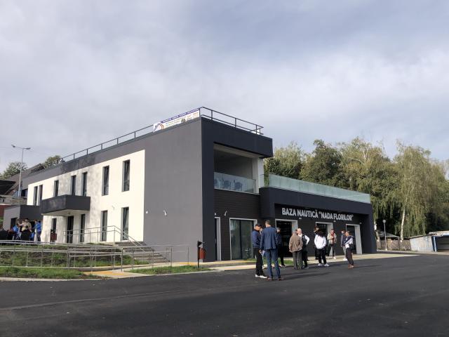 Elisabeta Lipă a vizitat noua Bază Nautică din Fălticeni și a anunțat deschiderea unui Centru Național de Canotaj pentru Juniori