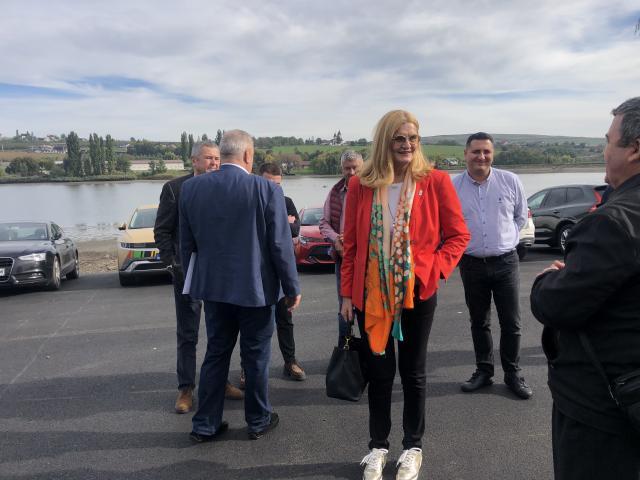 Elisabeta Lipă a vizitat noua Bază Nautică din Fălticeni și a anunțat deschiderea unui Centru Național de Canotaj pentru Juniori