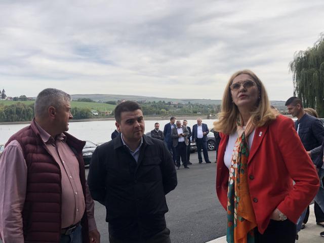 Elisabeta Lipă a vizitat noua Bază Nautică din Fălticeni și a anunțat deschiderea unui Centru Național de Canotaj pentru Juniori