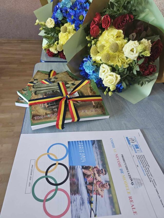 Elevii Școlii „Miron Costin” au primit vizita a patru canotori campioni
