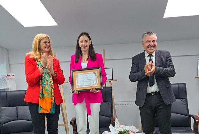 Campioana și vicecampioana olimpică la canotaj Roxana Anghel a primit titlul de „Cetățean de onoare” al orașului Siret