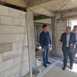 Gheorghe Flutur a verificat stadiul lucrărilor la locuintețel sociale pentru persoanele cu dizabilități care se construiesc în comuna Cacica