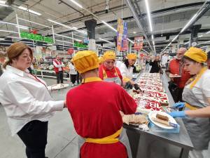 Auchan România la aniversarea de 18 ani