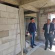 Gheorghe Flutur a verificat stadiul lucrărilor la locuințele sociale pentru persoanele cu dizabilități care se construiesc în comuna Cacica