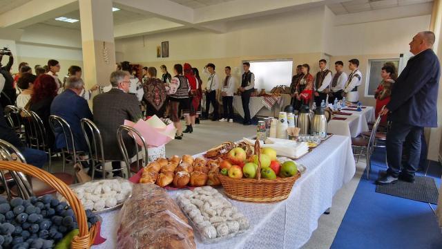 Târg de toamnă caritabil, organizat la Colegiul de Informatică „Spiru Haret”