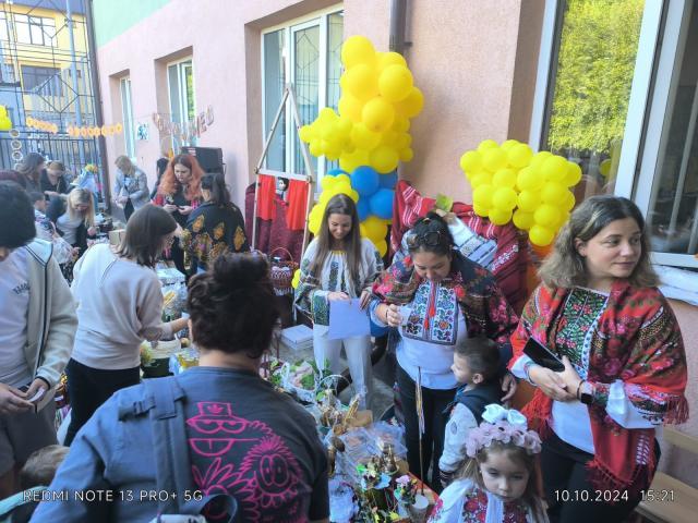 Grădinița ,,Prichindel” Suceava a organizat a VI-a ediție a Târgului de Toamnă, eveniment caritabil