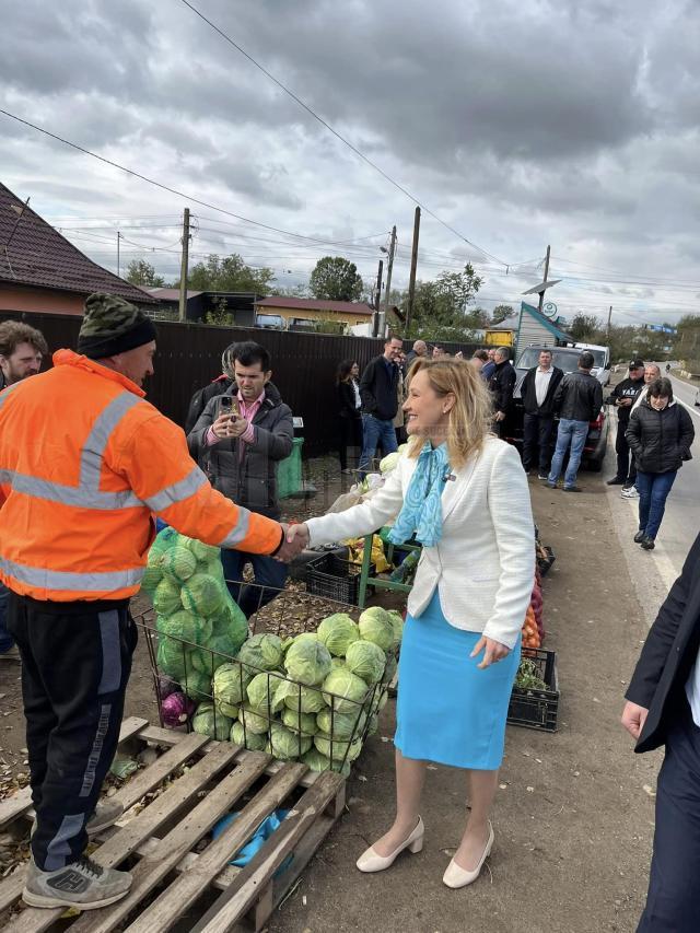 Liderul USR, Elena Lasconi, a discutat cu cetățenii orașului Milișăuți