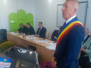 Primarul din Moara, instalat pentru al treilea mandat, în prezența actualului și viitorului președinte al CJ Suceava