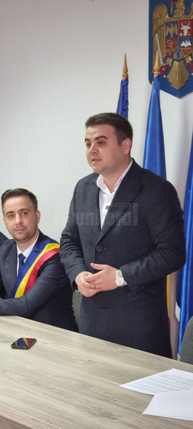 Primarul PNL din Salcea a depus jurământul pentru al doilea mandat alături de liderii județeni PSD