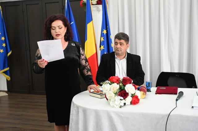 Primarul din Berchișești, Violeta Țăran, a depus jurământul pentru al optulea mandat