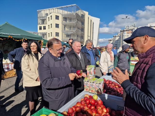 Gheorghe Flutur, la Târgul Mărului, de la Fălticeni