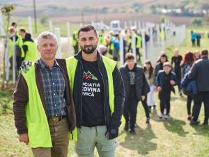 Perdea de arbori plantată la Mitocul Dragomirnei, cu ajutorul a 350 de voluntari