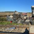 Cabina unui autotren, lovită în plin de o locomotivă, la Dărmănești