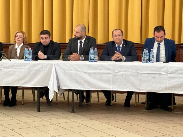 La învestirea noului primar de la Botoșana, Andrei Sticleț, de la PMP, au participat ambii președinți ai Consiliului Județean Suceava, Gheorghe Flutur și Gheorghe Șoldan